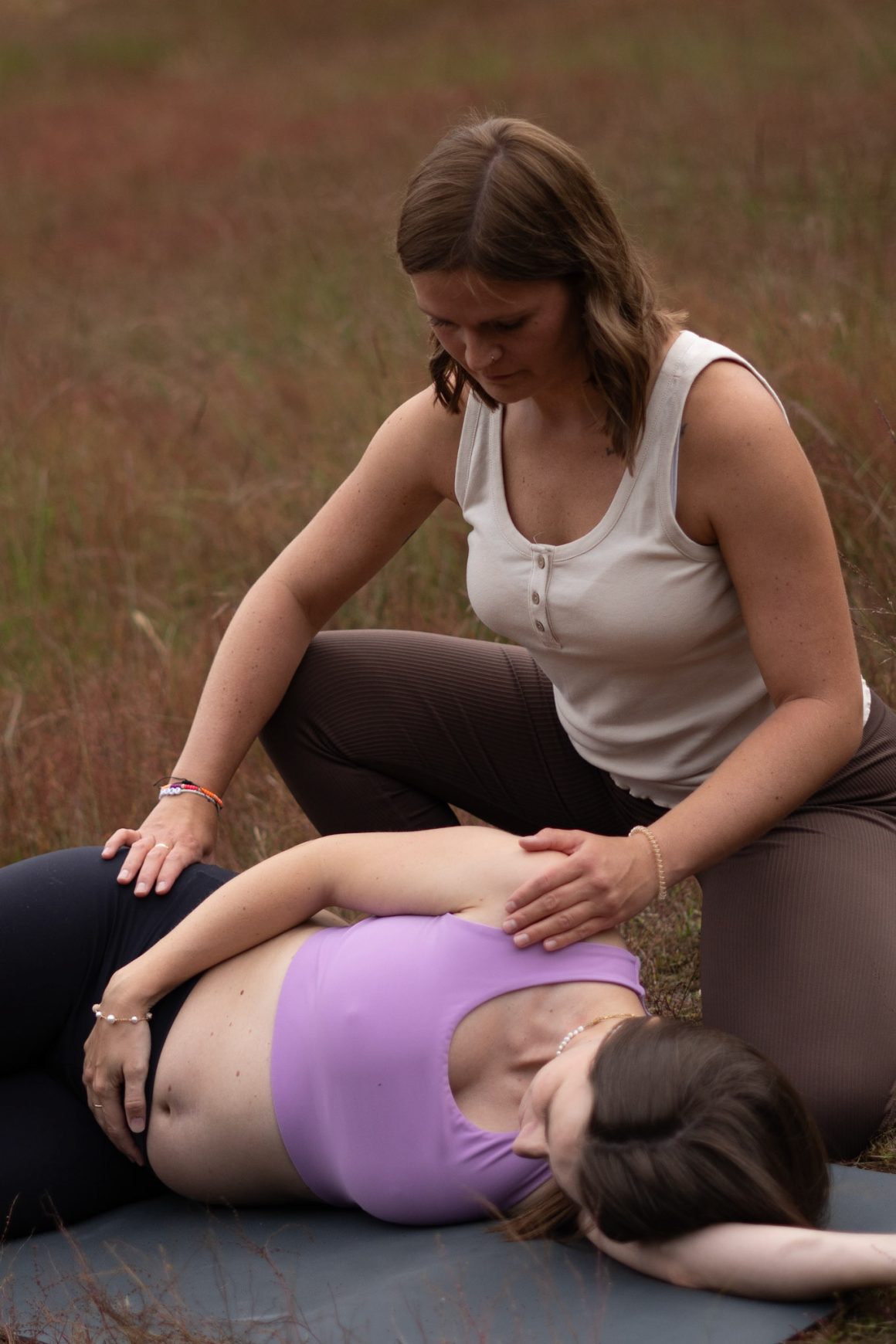 Prä- und Postnatal-Yoga – Begleitung für Mütter vor und nach der Geburt